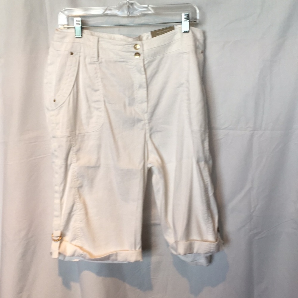 Chicos white linen shorts sz 2.5